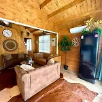 Vakantiehuis New Cozy With Jacuzzi And Cinema Near Amsterdam Vijfhuizen
