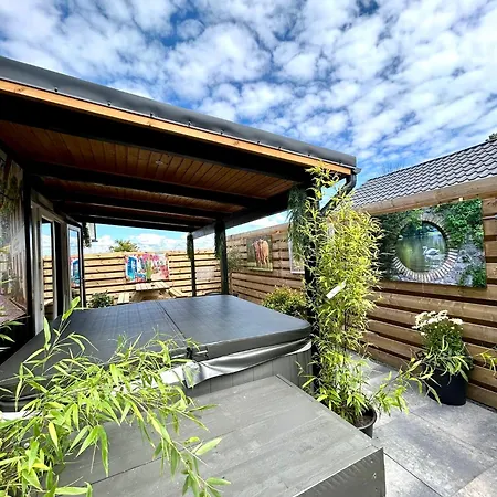 New Cozy With Jacuzzi And Cinema Near Amsterdam