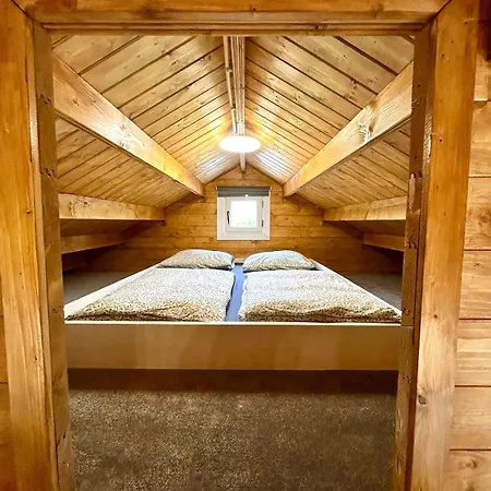 Cozy With Private Jacuzzi And Cinema Between Amsterdam Haarlem And Schiphol Airport *