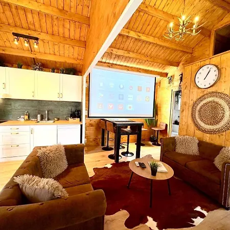Cozy With Private Jacuzzi And Cinema Between Amsterdam Haarlem And Schiphol Airport Сasa de vacaciones
