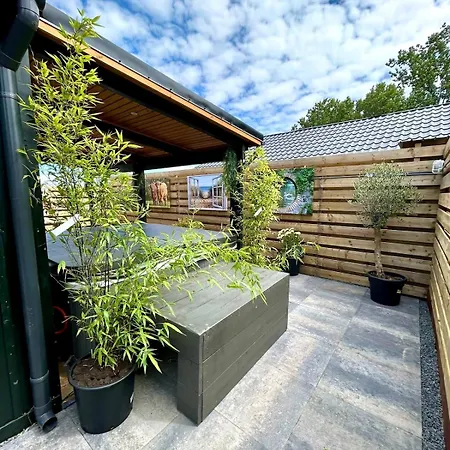 Cozy With Private Jacuzzi And Cinema Between Amsterdam Haarlem And Schiphol Airport