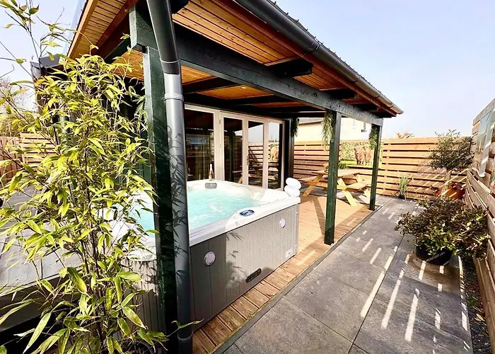 New Cozy With Jacuzzi And Cinema Near Amsterdam Holiday home