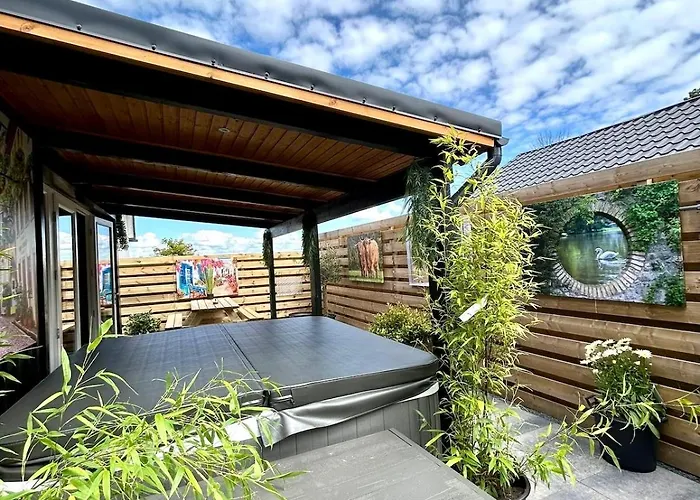 New Cozy With Jacuzzi And Cinema Near Amsterdam