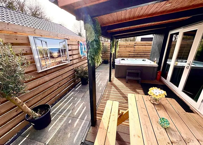 Holiday home New Cozy With Jacuzzi And Cinema Near Amsterdam Vijfhuizen